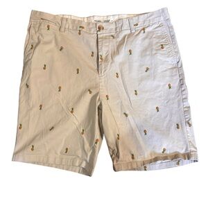 Old Navy Cream Ultimate Slim Shorts
